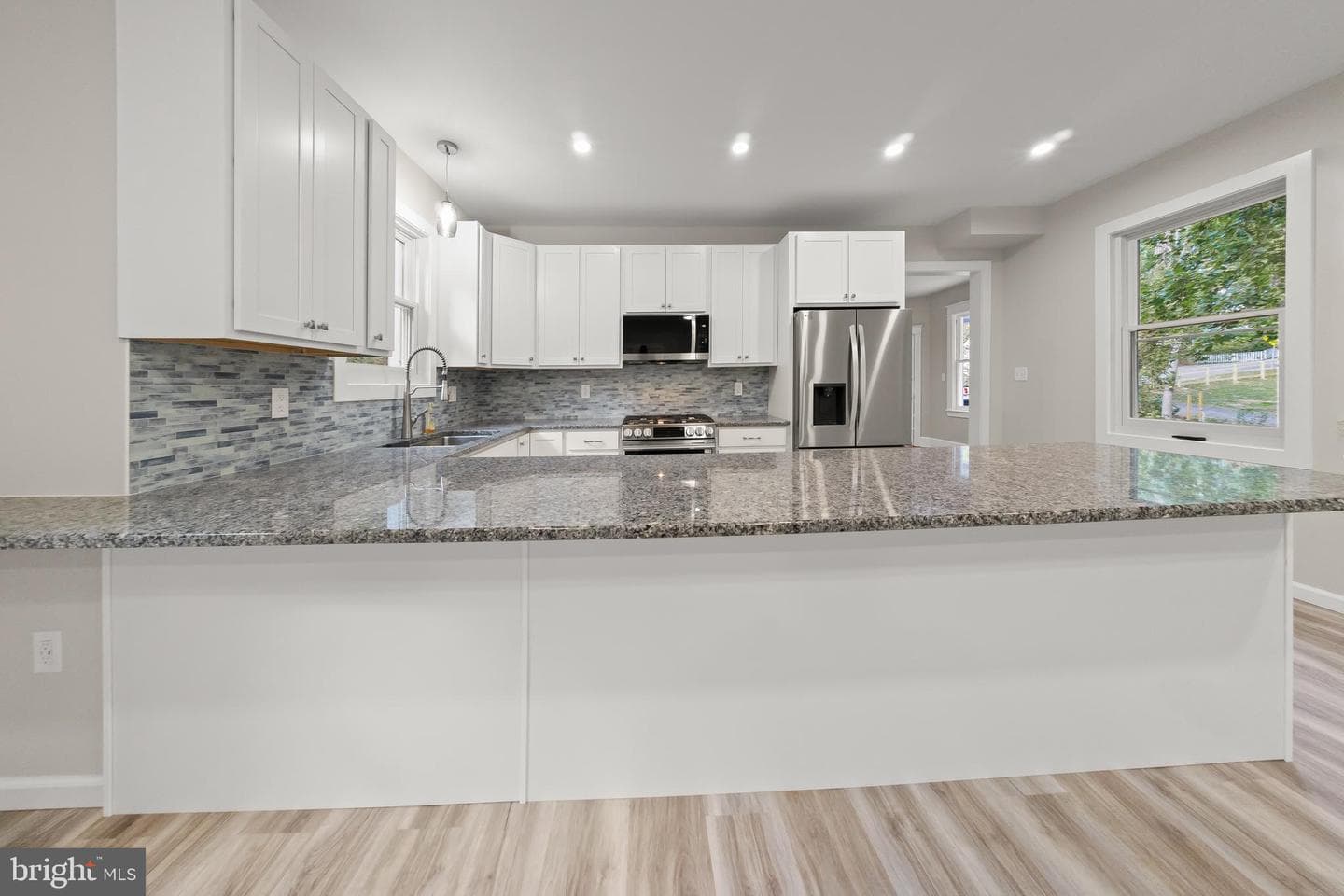 10220 Capitol View Avenue photo 31