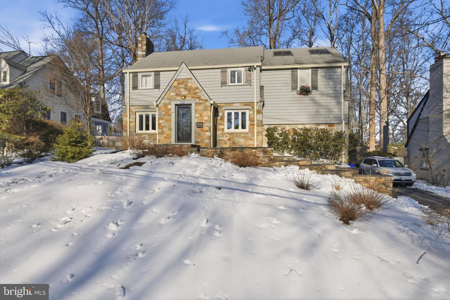 8304 Woodhaven Boulevard photo 2