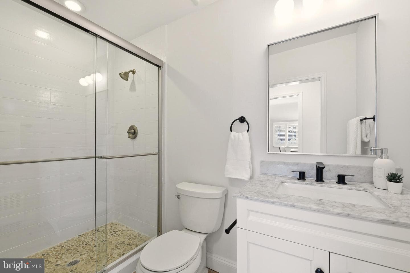 8304 Woodhaven Boulevard photo 31