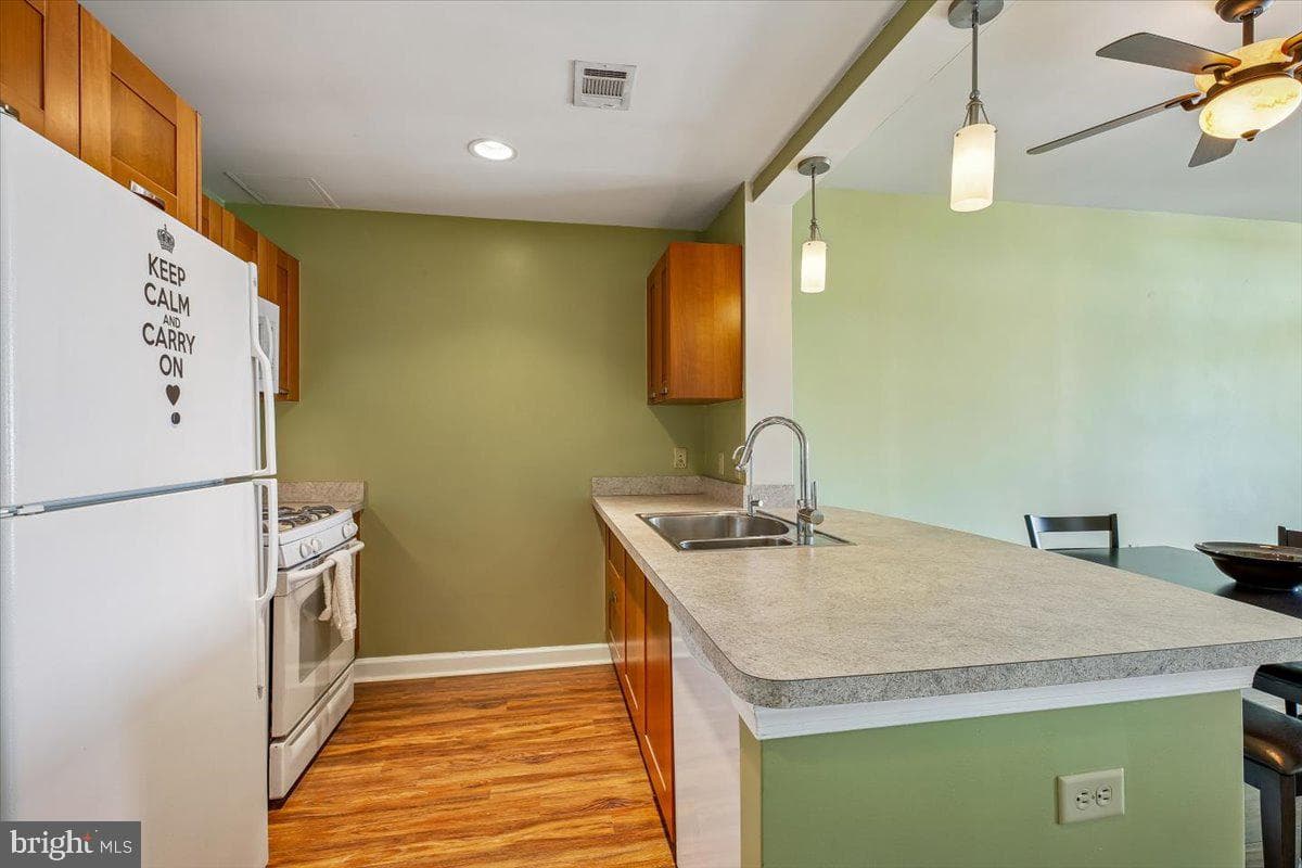 5750 Bou Avenue #1304 photo 4