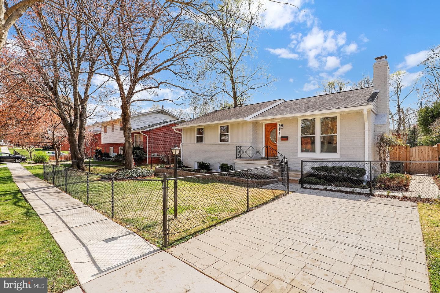 4904 Adrian Street photo 2