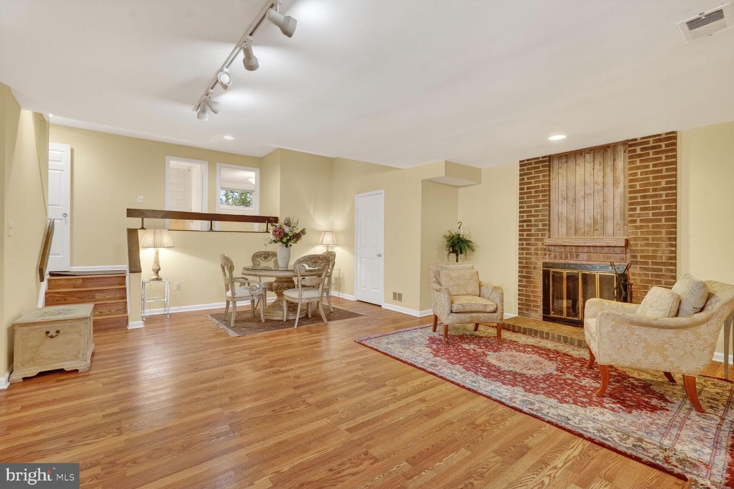 7523 Bradley Boulevard photo 21