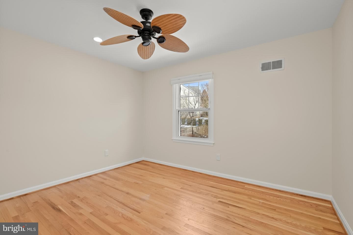 11601 Bedfordshire Avenue photo 25