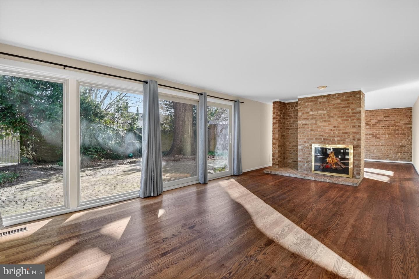 19144 Roman Way photo 6