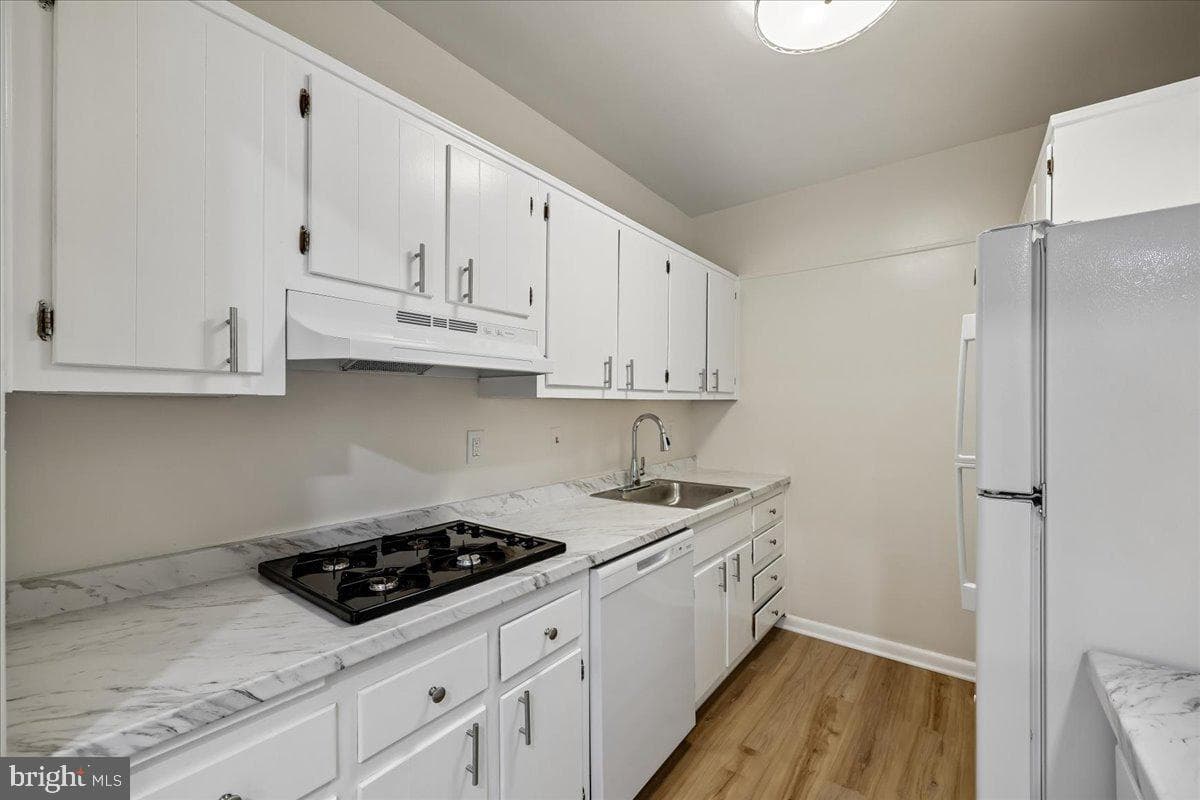 10500 Rockville Pike #328 photo 22