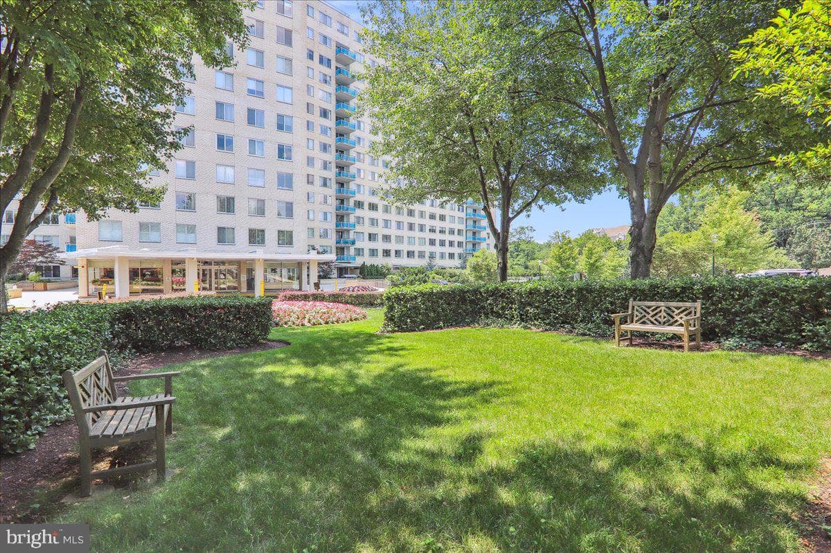 10500 Rockville Pike #328 photo 57