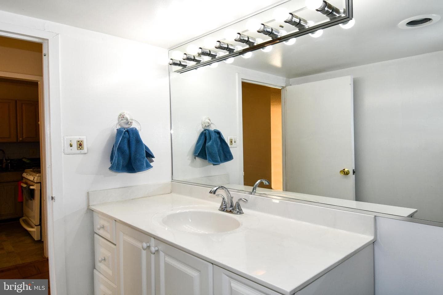 5225 Pooks Hill Road #803 N photo 12