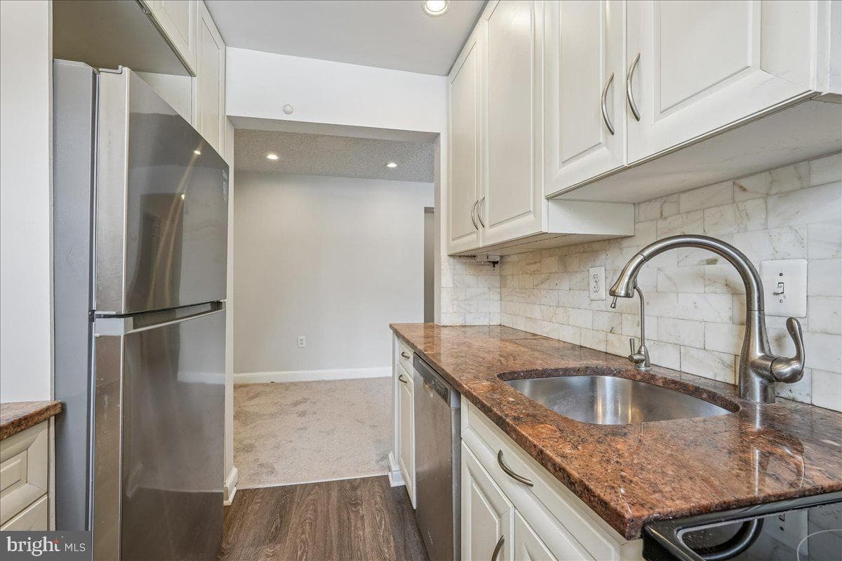 7630 Tomlinson Avenue #l-16 photo 10