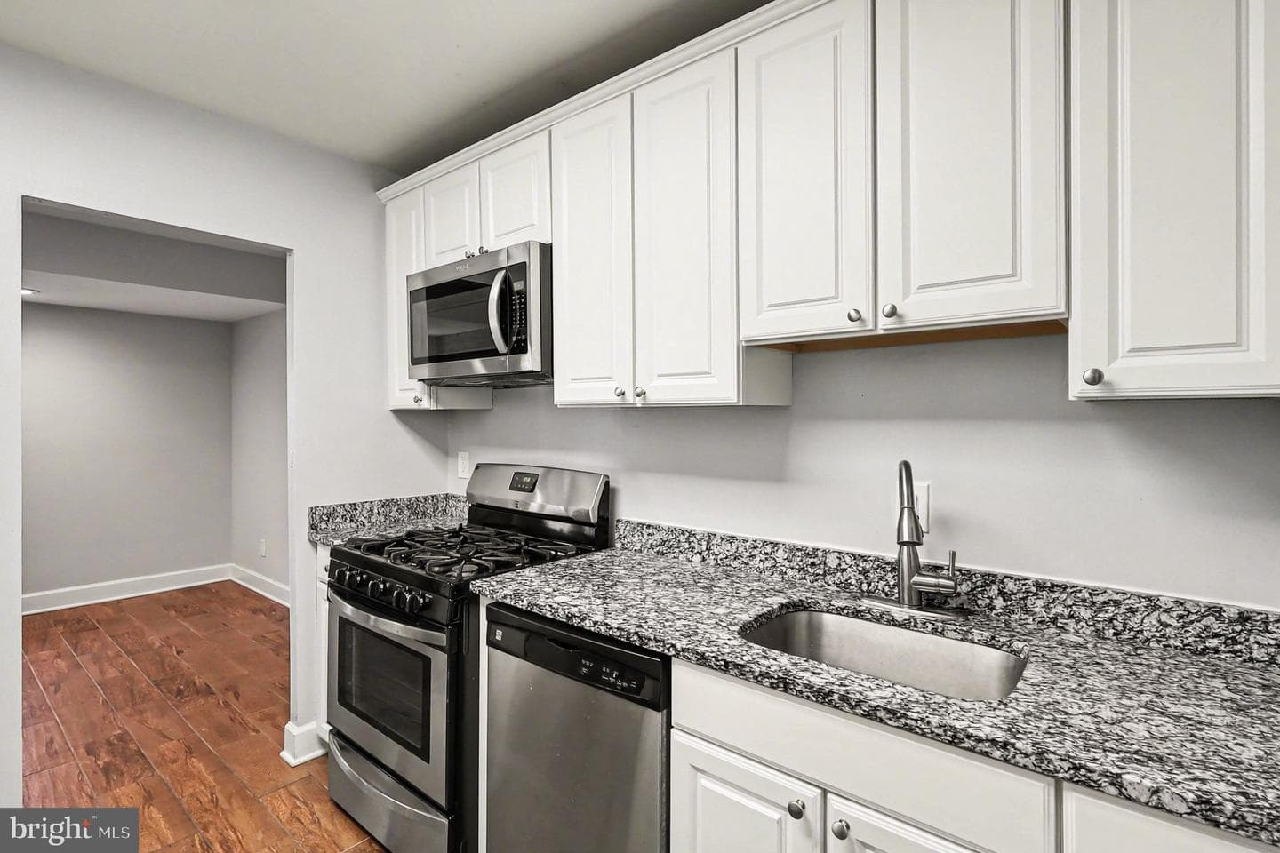 19323 Club House Road #304 photo 14
