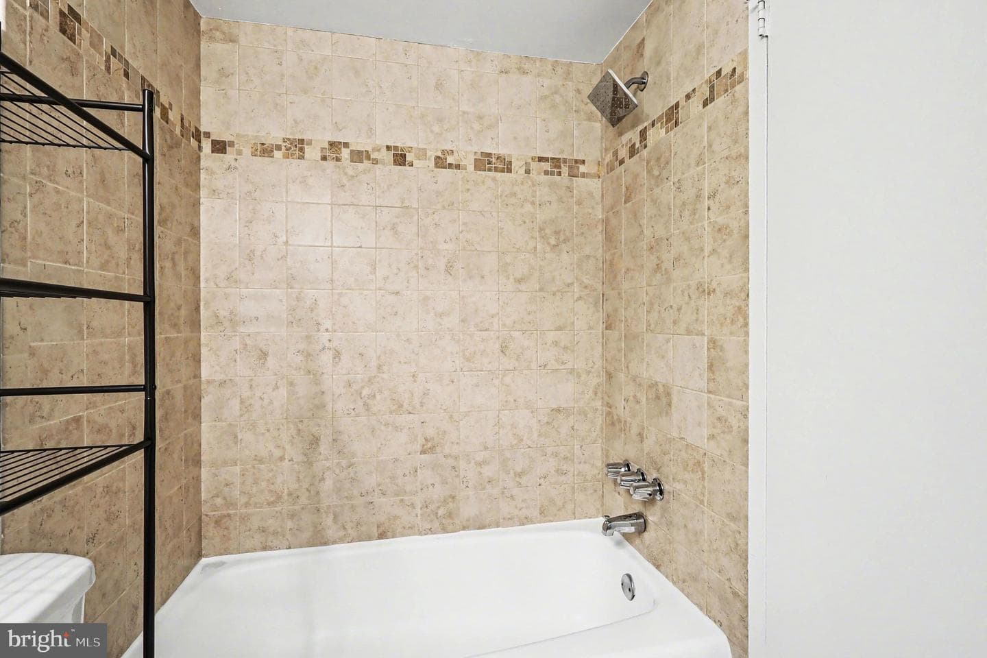 19323 Club House Road #304 photo 22