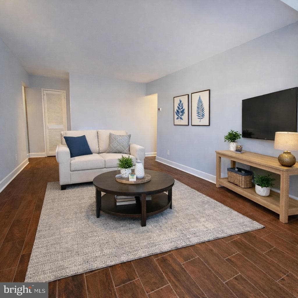 19323 Club House Road #304 photo 8