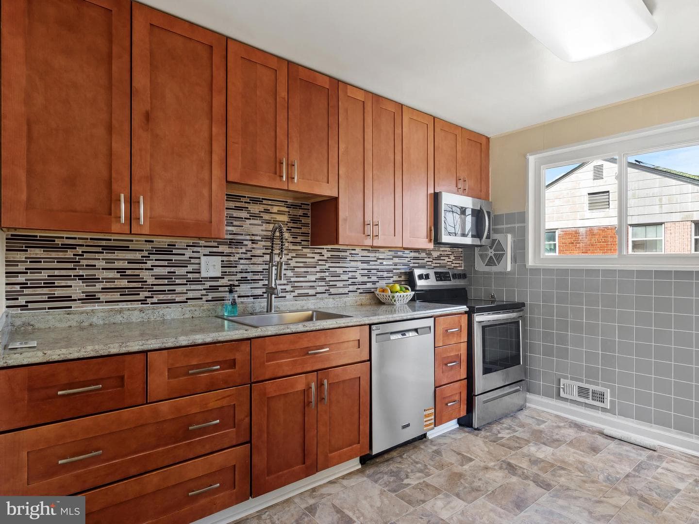 3405 Fredale Street photo 8
