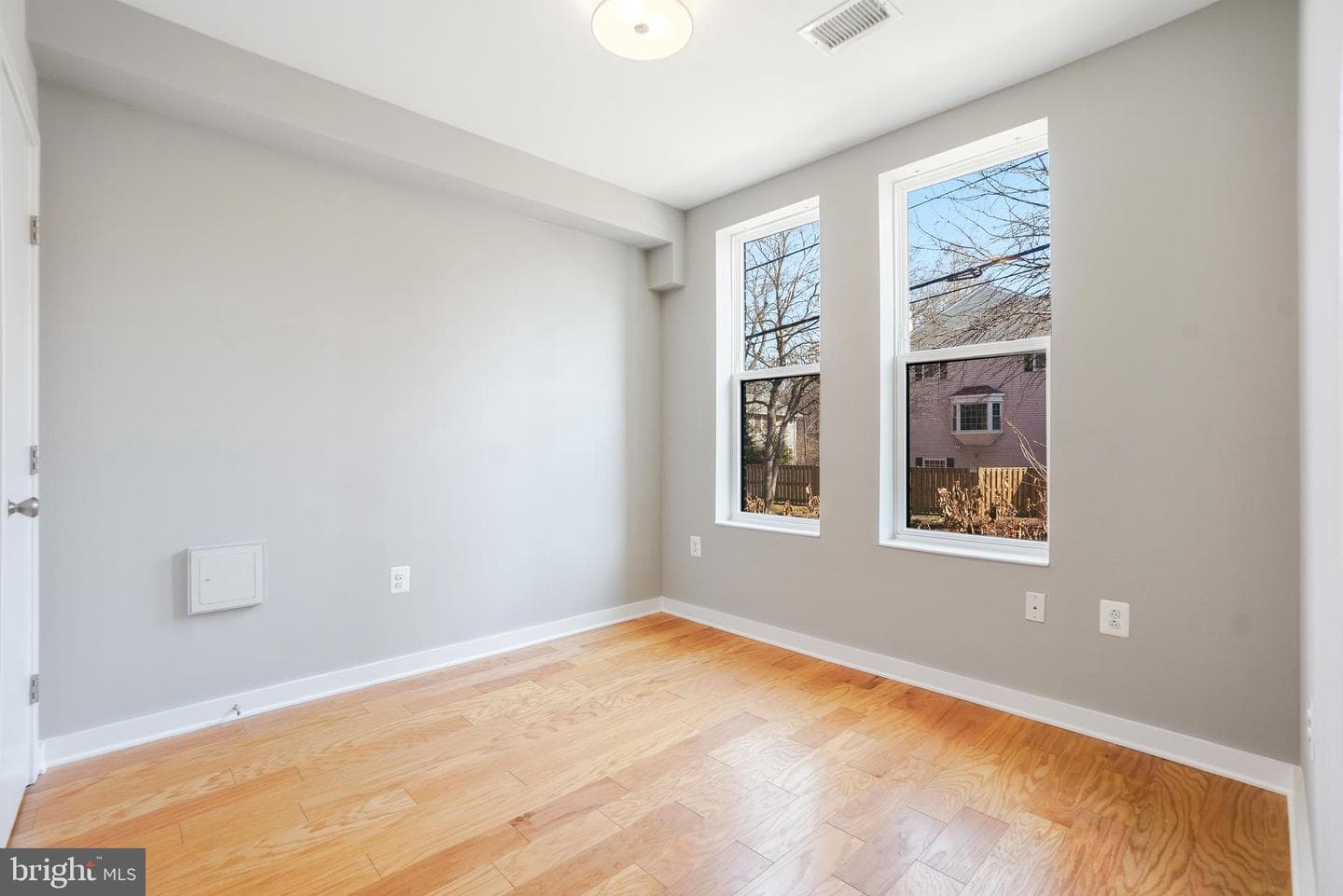 8012 Grove Street photo 28