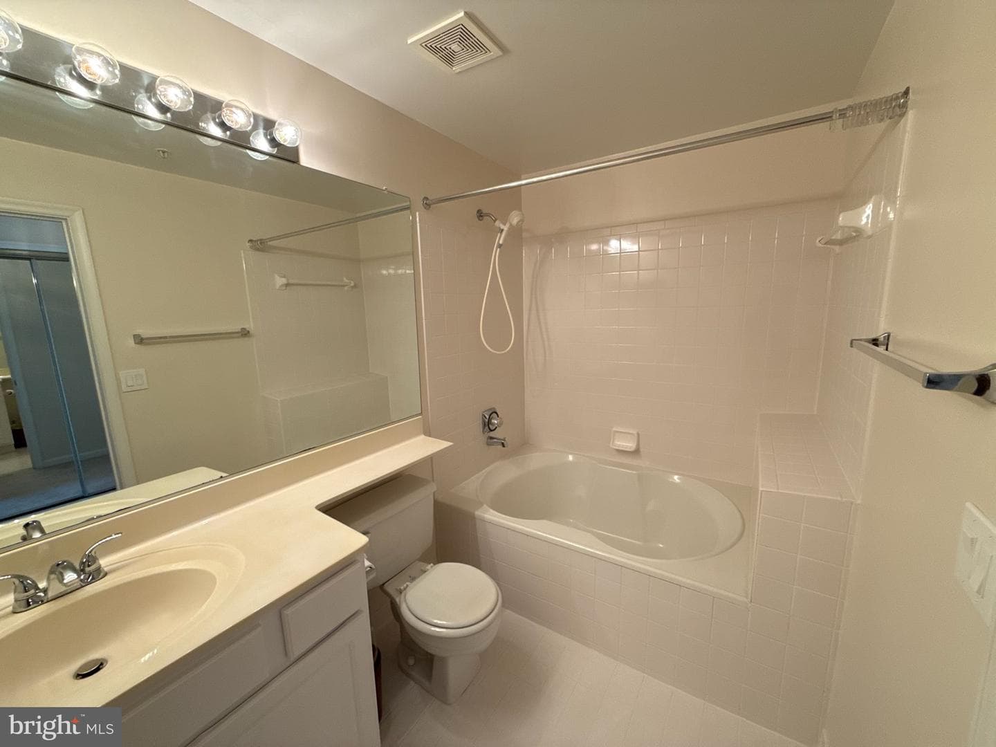 115 Timberbrook Lane #101 photo 15