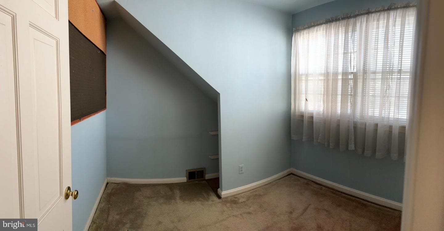 8208 Maple Ridge Road photo 10