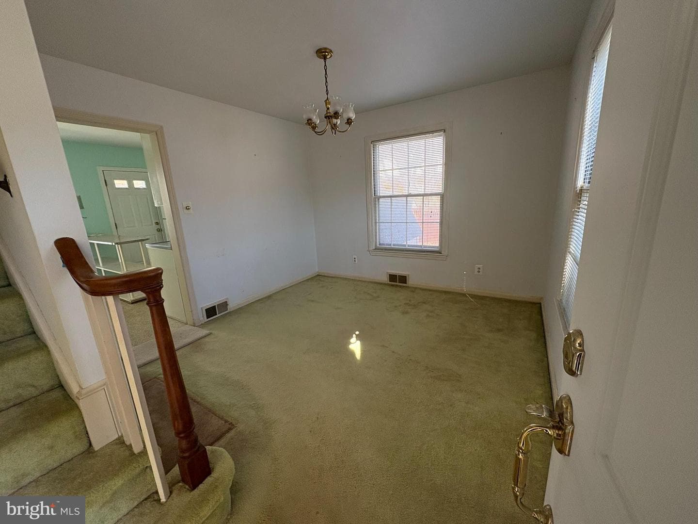 8208 Maple Ridge Road photo 5