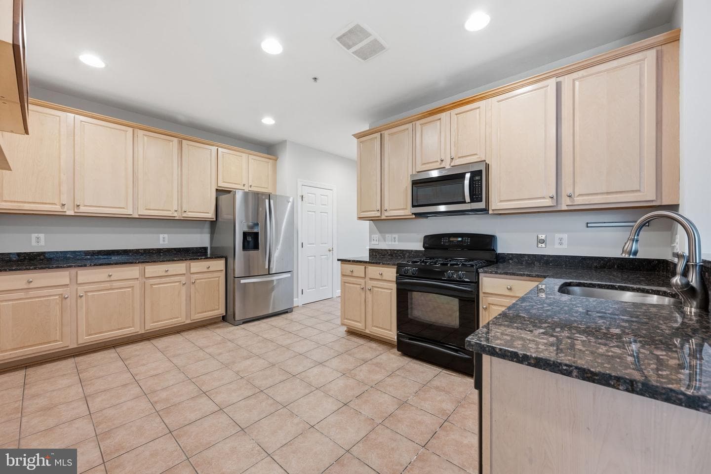 1004 Gaither Road photo 7