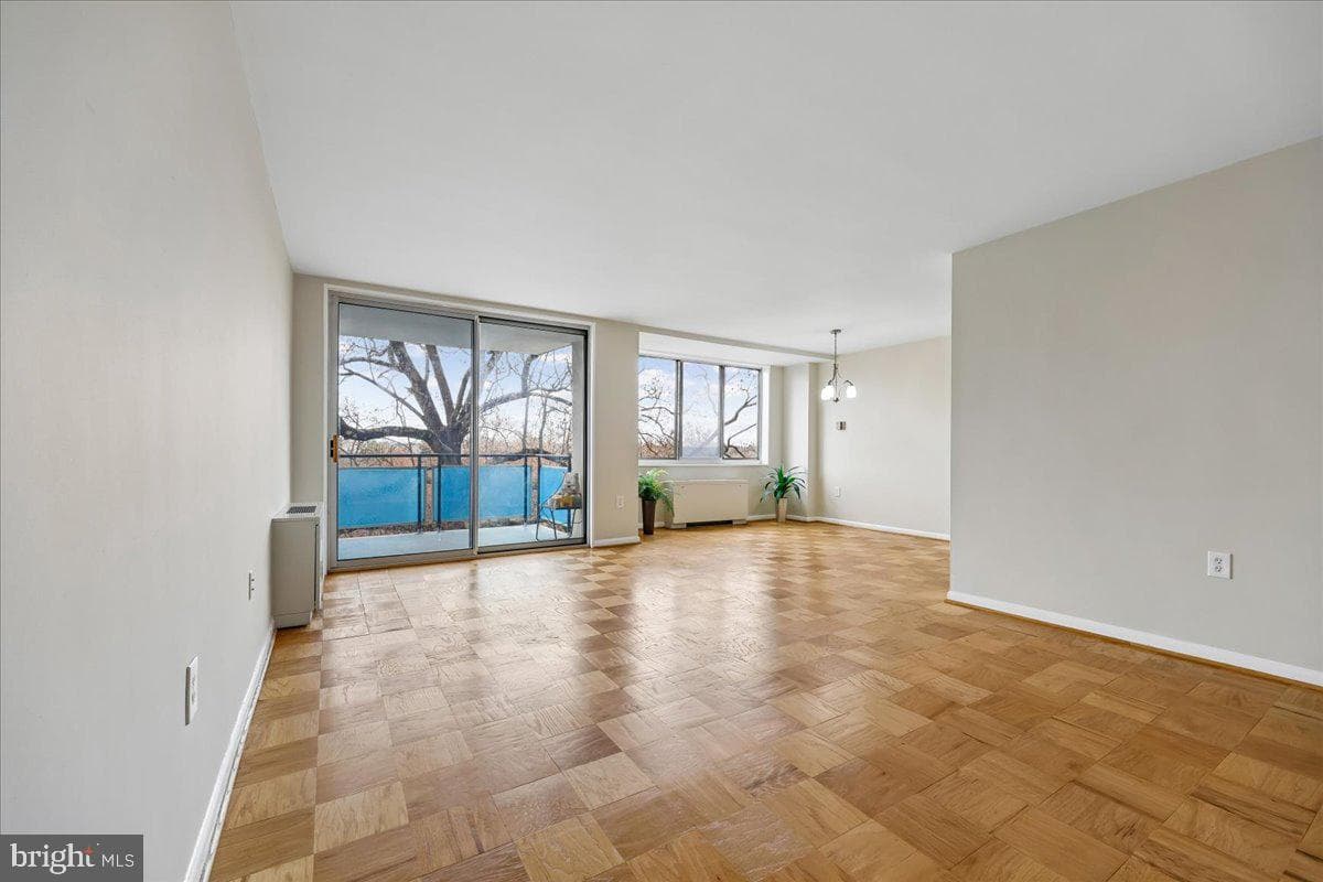 10401 Grosvenor Place #610 photo 5