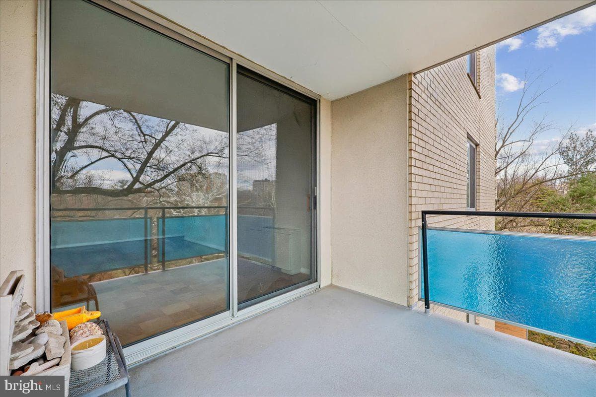 10401 Grosvenor Place #610 photo 6