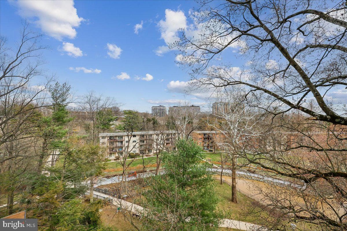 10401 Grosvenor Place #610 photo 7