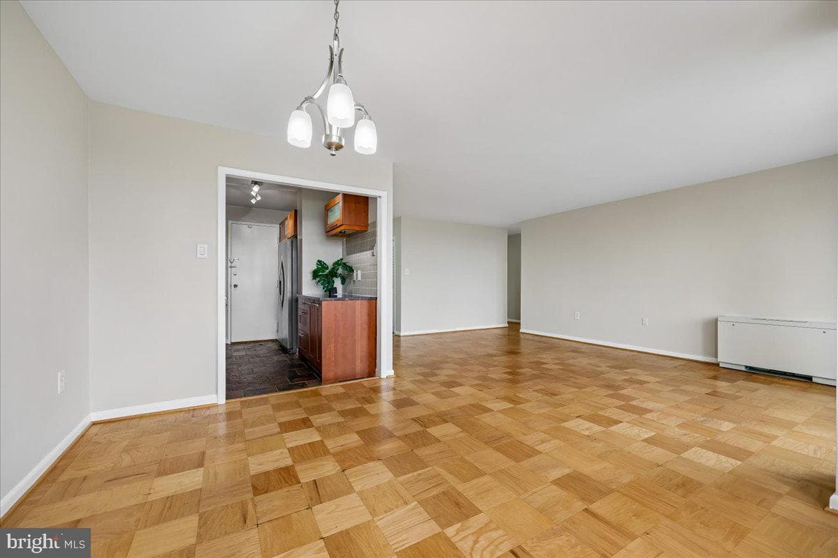 10401 Grosvenor Place #610 photo 8