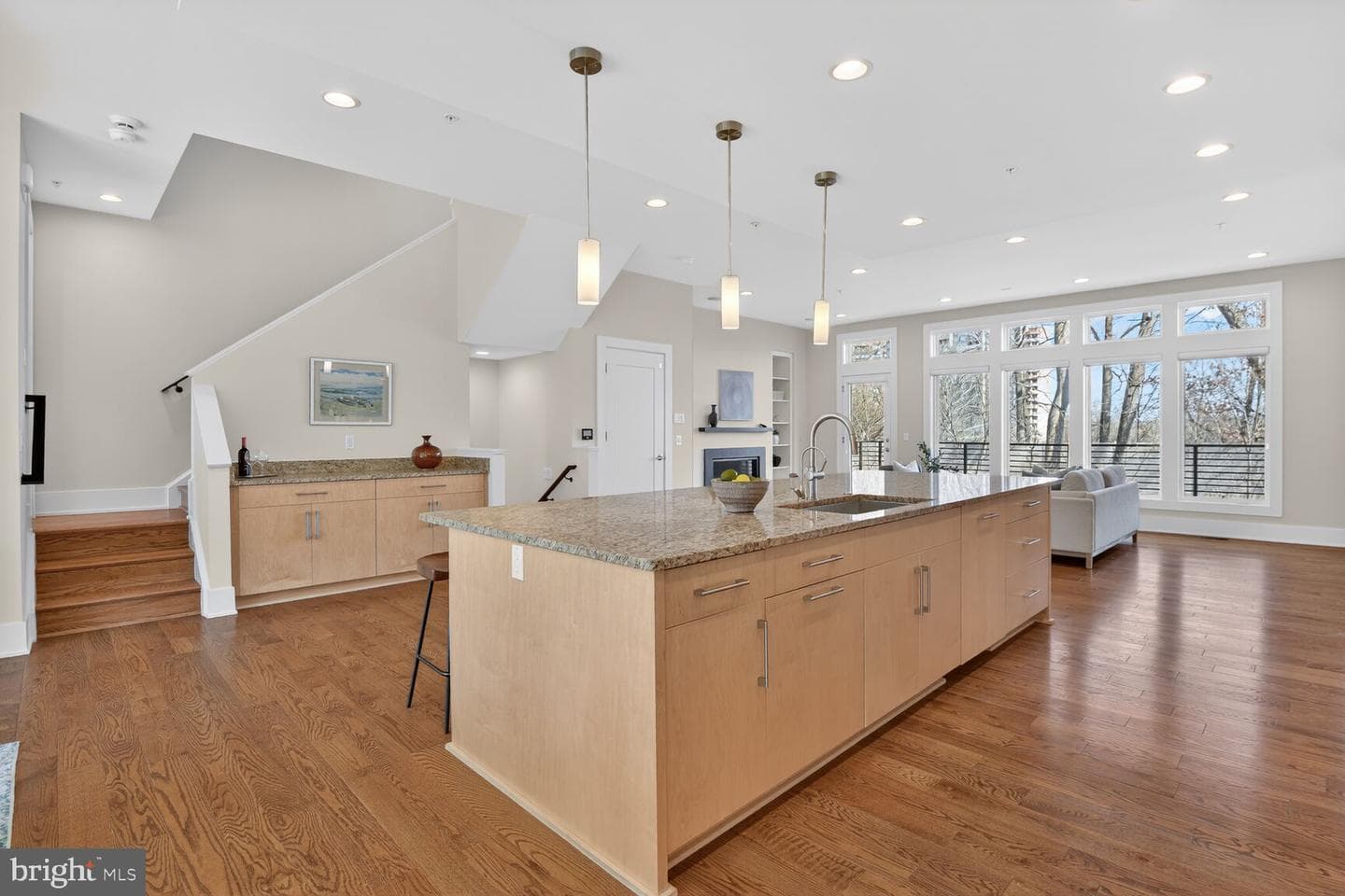 5320 Merriam Street photo 13