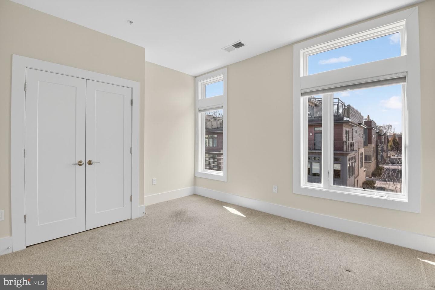 5320 Merriam Street photo 5
