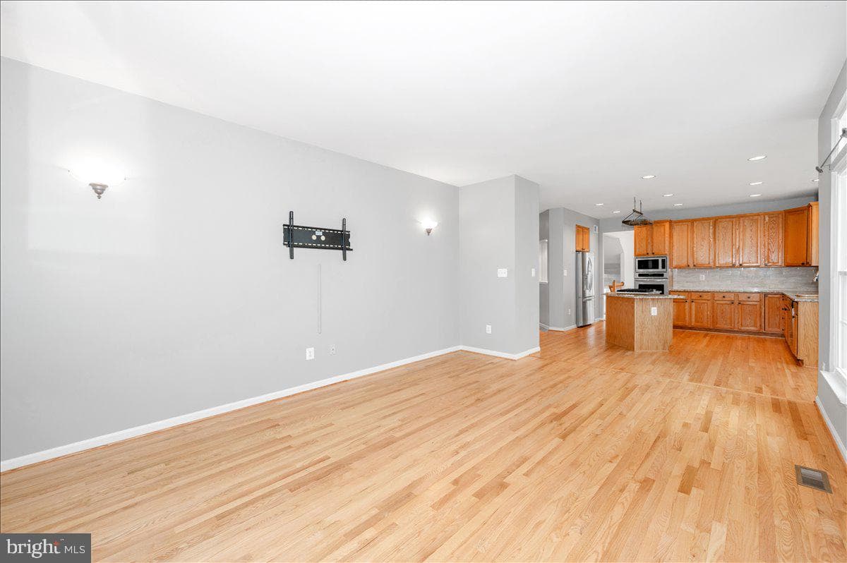 2800 Abbey Manor Circle photo 9