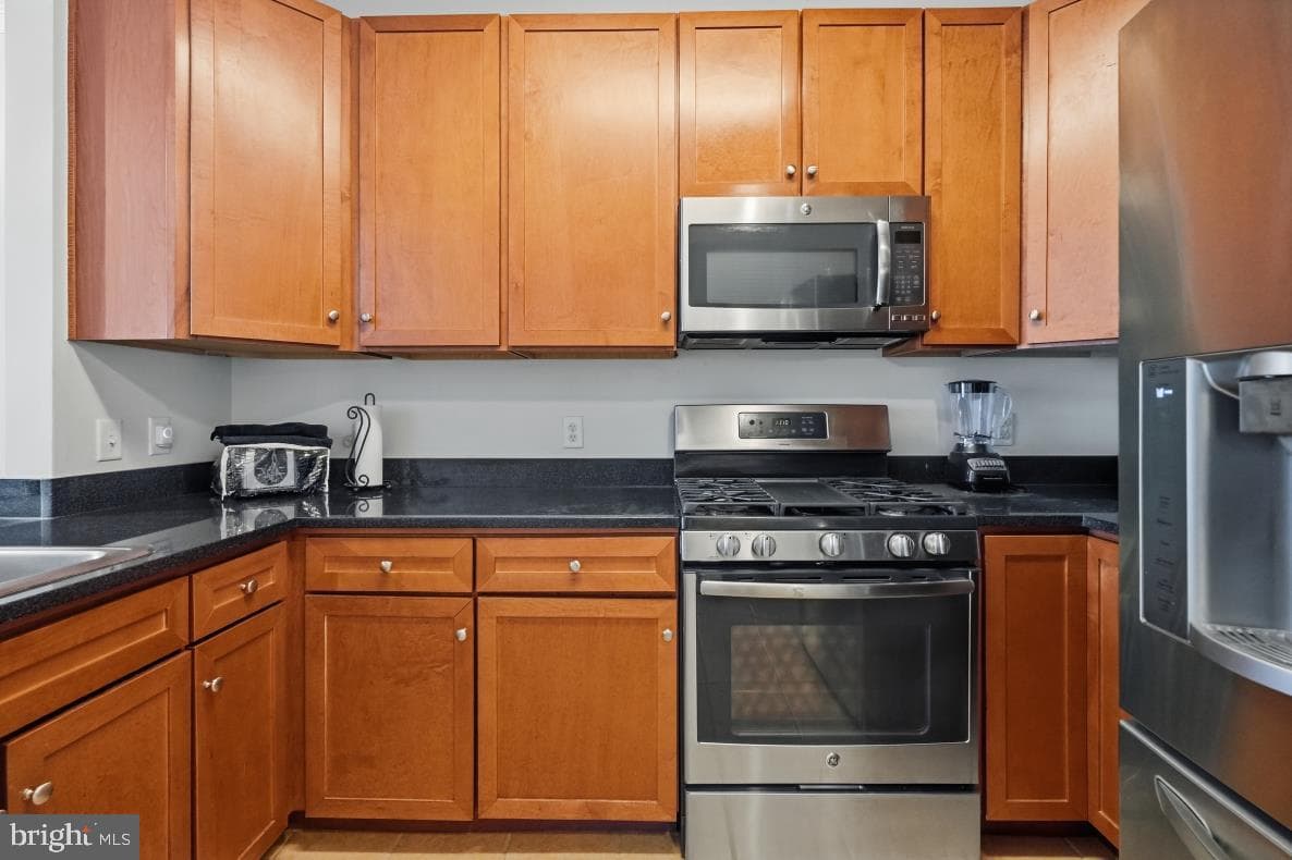 8045 Newell St # 423 photo 17