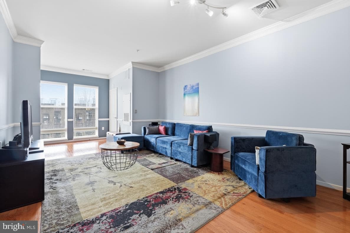 8045 Newell St # 423 photo 5