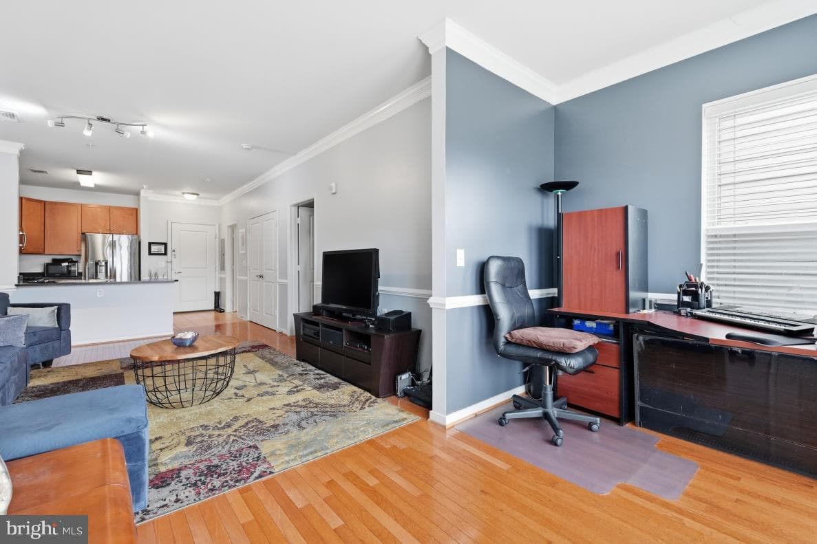 8045 Newell St # 423 photo 8