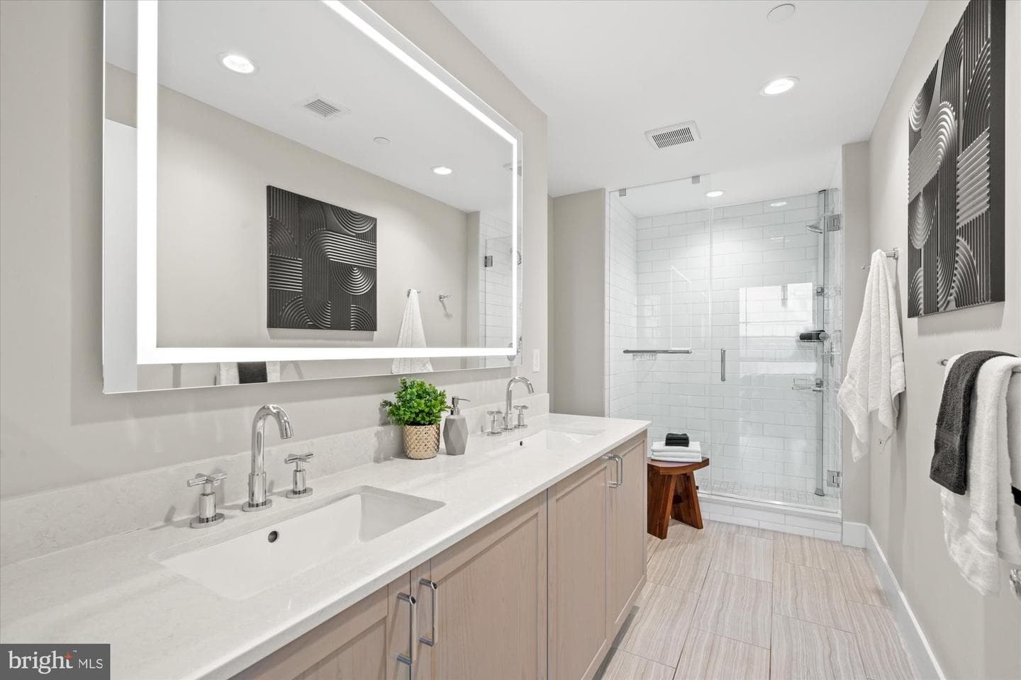 930 Rose Avenue #1704 photo 12