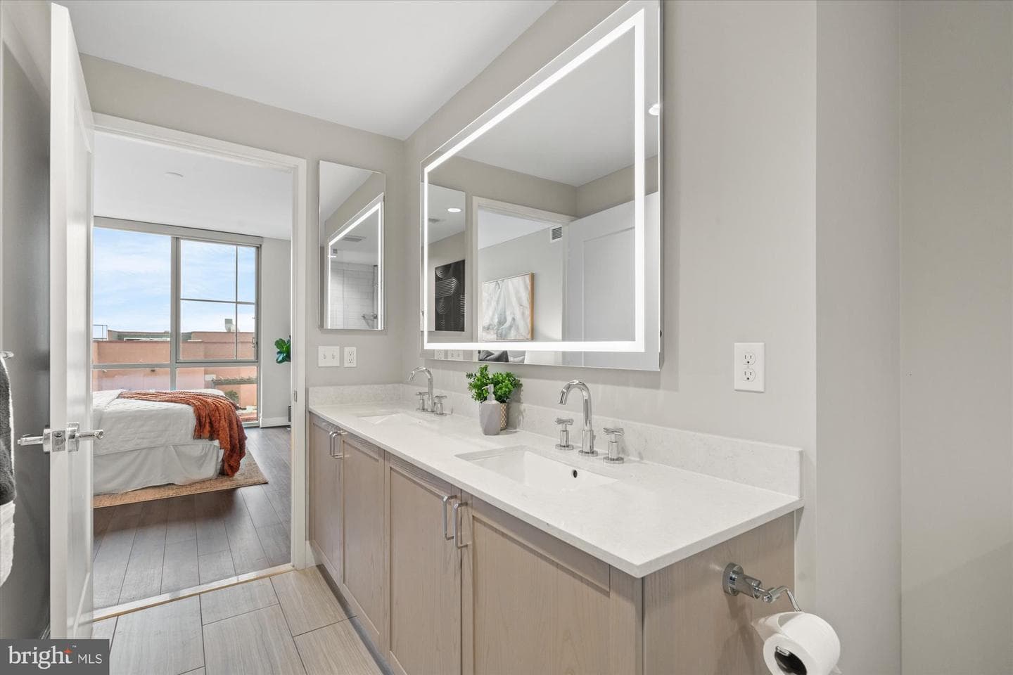 930 Rose Avenue #1704 photo 13
