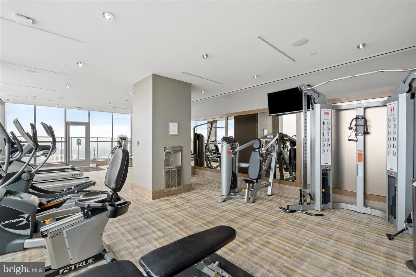 930 Rose Avenue #1704 photo 26