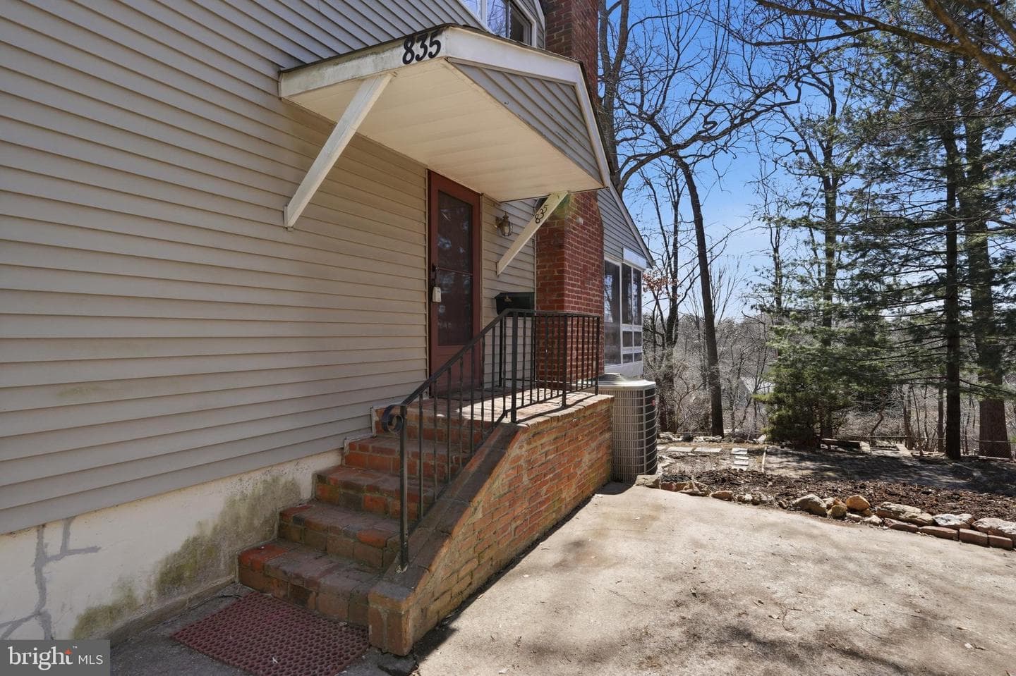 835 Bowie Road photo 4