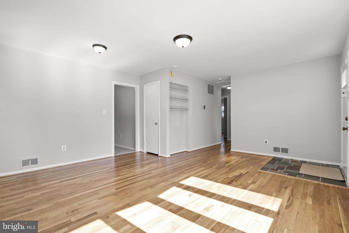 909 1st Street photo 10
