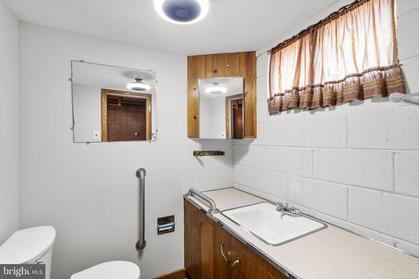 909 1st Street photo 33