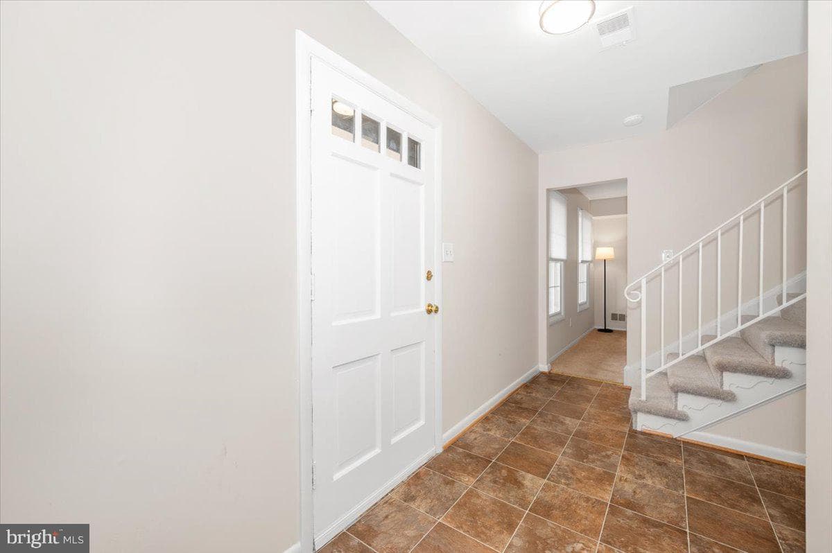 17116 Chiswell Road photo 4