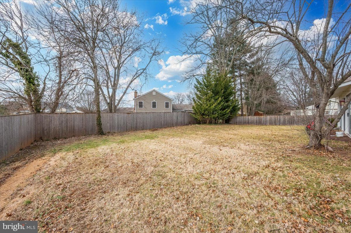17116 Chiswell Road photo 60