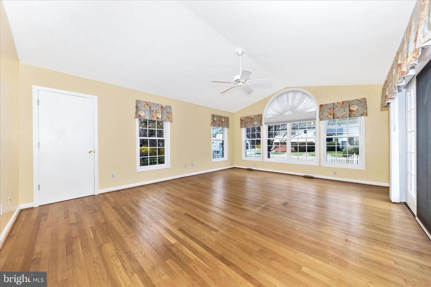 3 Pavilion Drive photo 22