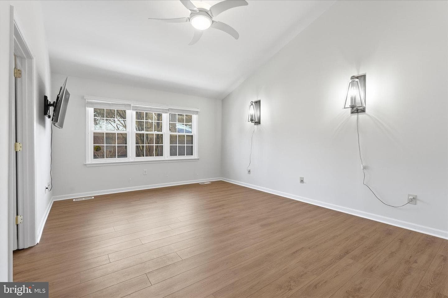 16 Maplewood Park Court photo 13