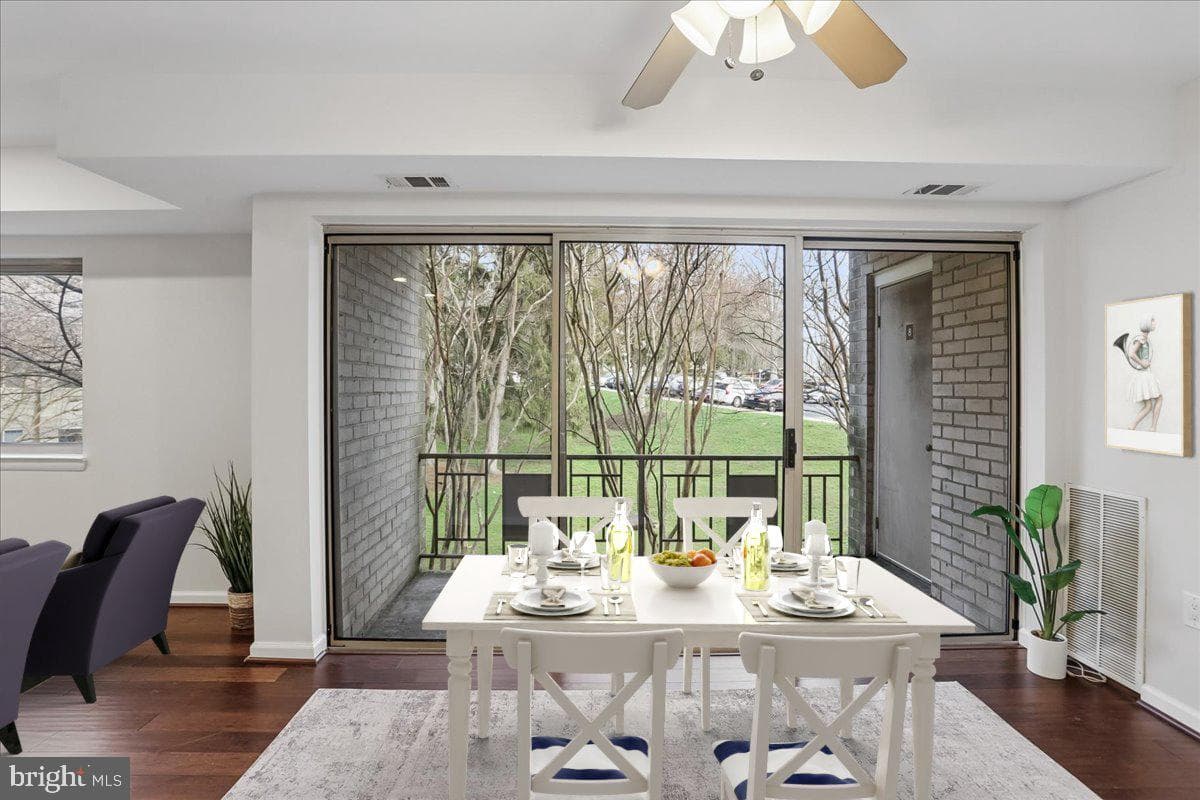 5202 Crossfield Court #120 photo 1