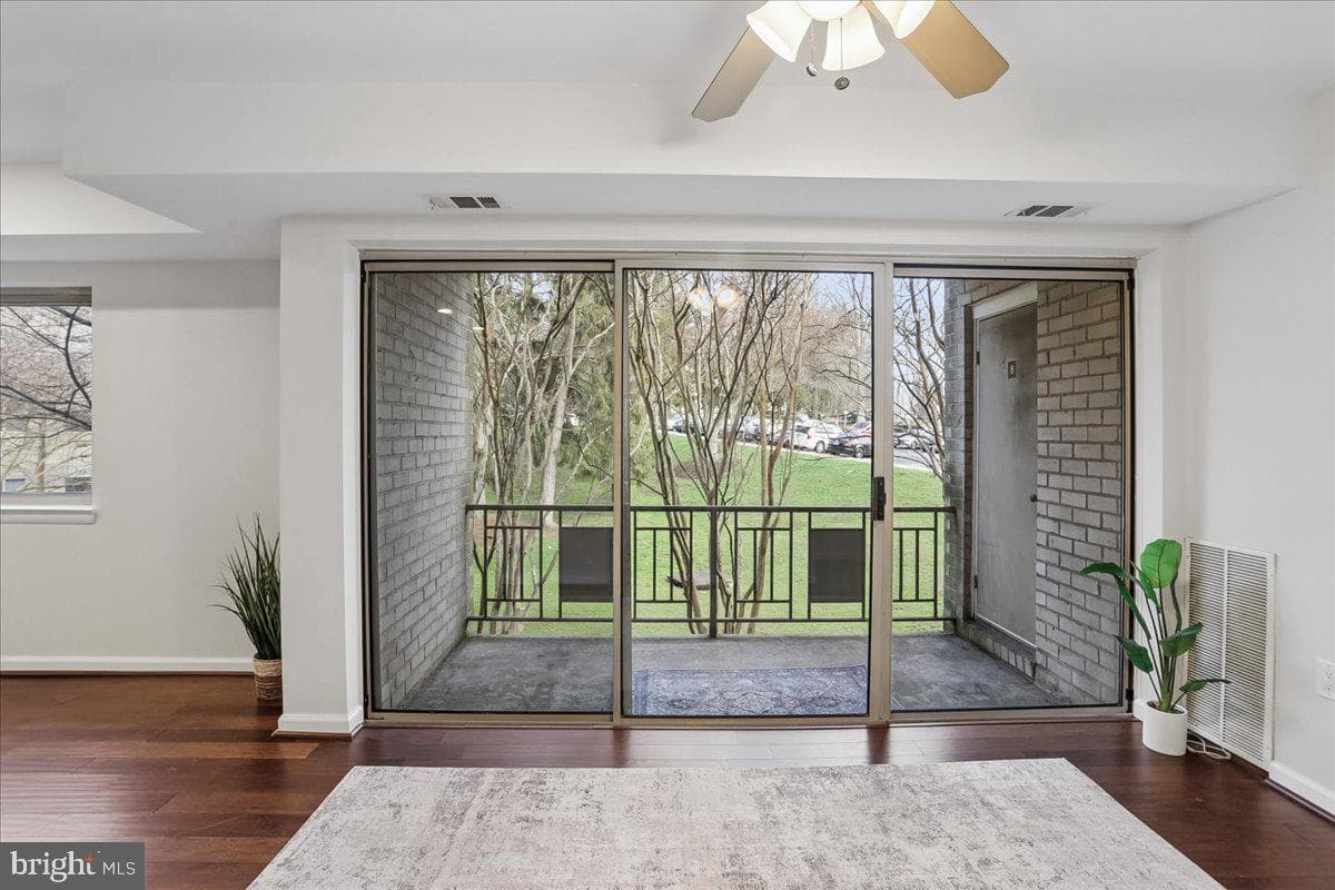 5202 Crossfield Court #120 photo 12