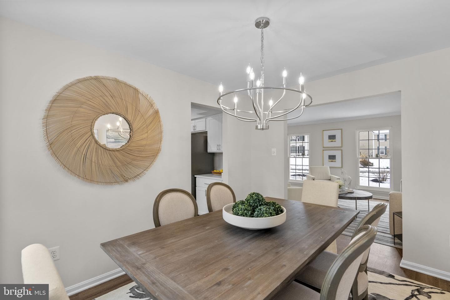 8 Seville Way photo 7