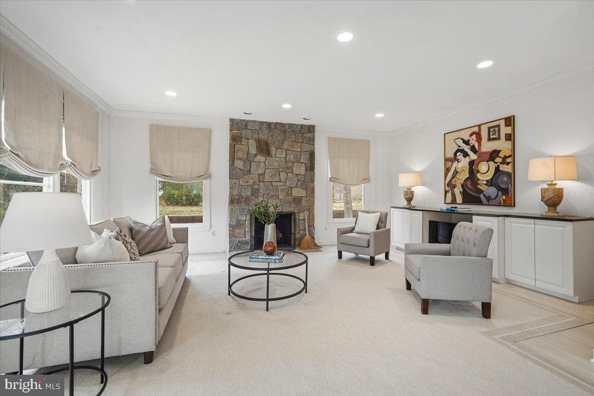 10409 Democracy Lane photo 11
