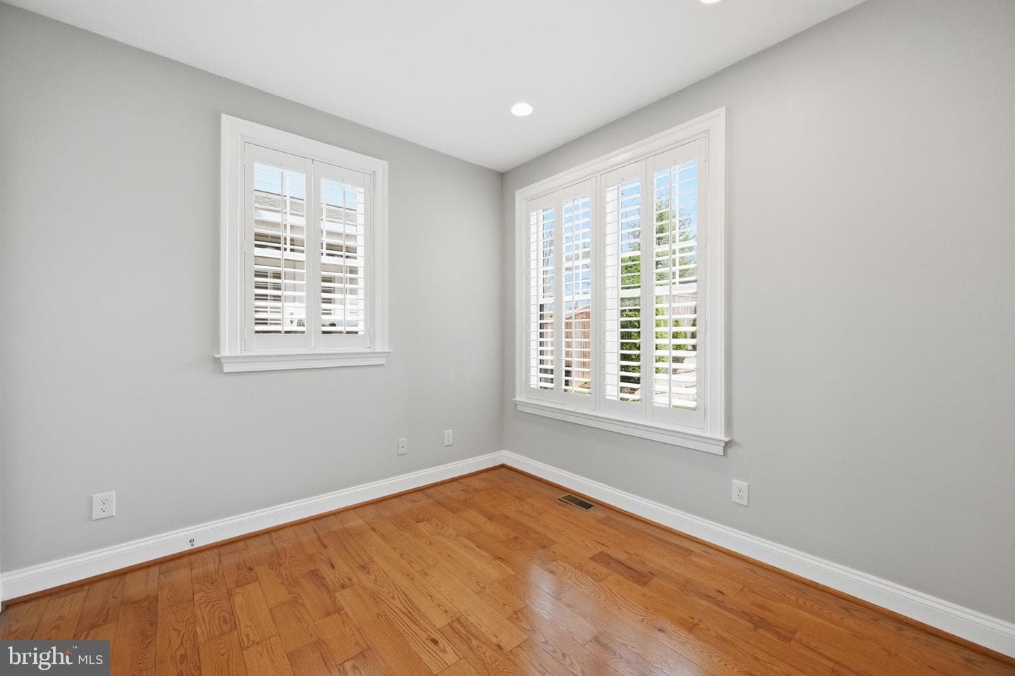 9705 Montauk Avenue photo 18
