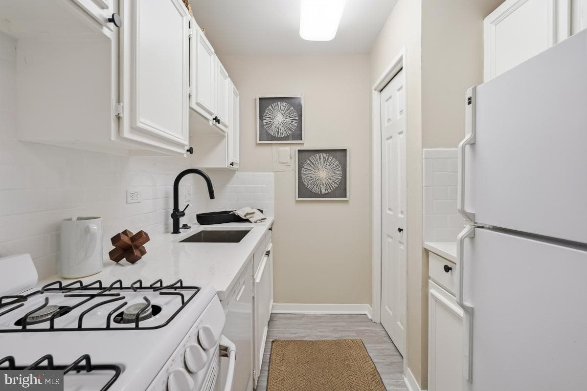 1900 Lyttonsville Road #1003 photo 13