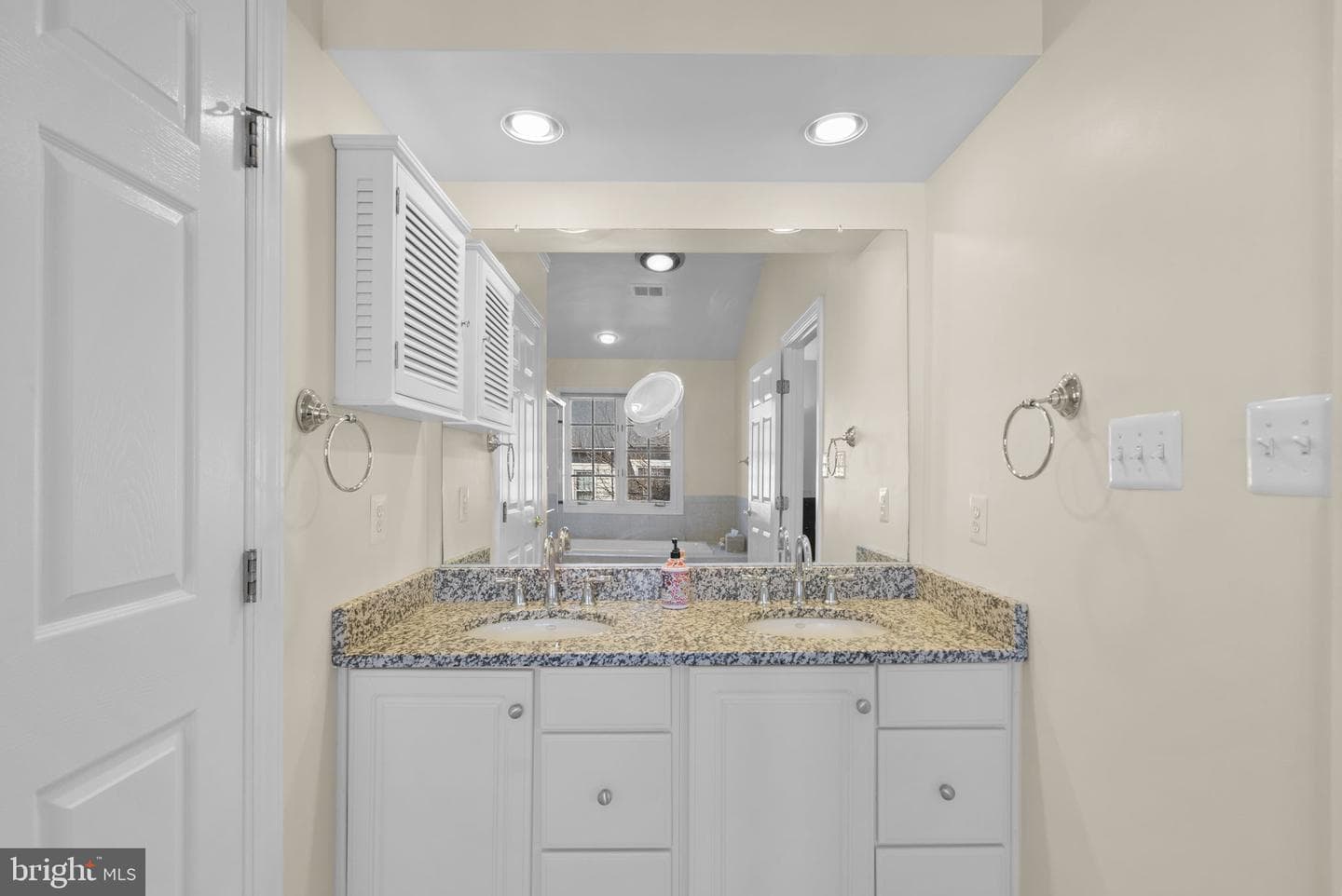10407 Flowerfield Way photo 24