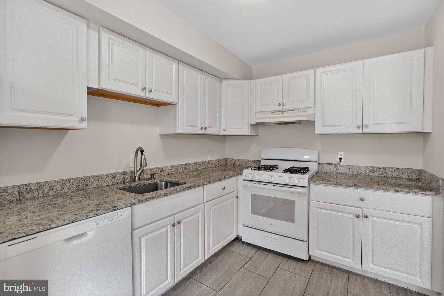 722 Quince Orchard Boulevard #101 photo 9