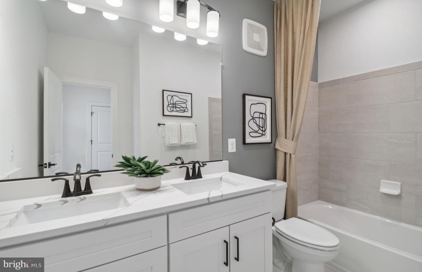 16146 Frederick Road photo 23